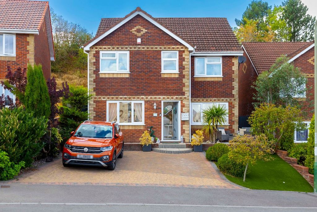 Property photo 1 of 50
