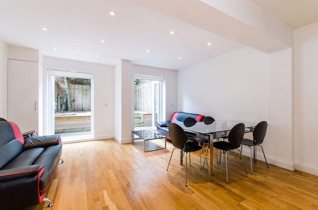 Property photo 1 of 8