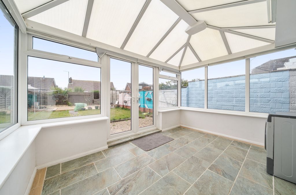 Property photo 2 of 9 Conservatory