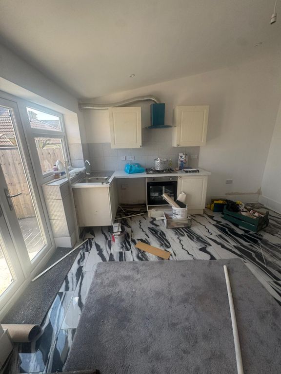 Property photo 2 of 3