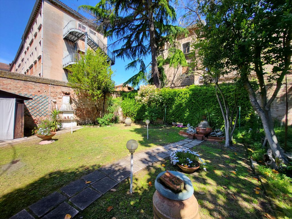 Property photo 1 of 19 Image