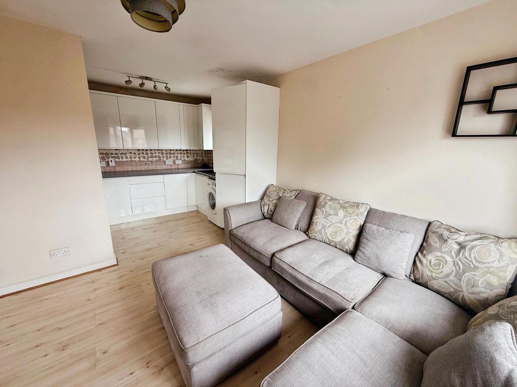 Property photo 3 of 12 Pbox-Img.Jpg