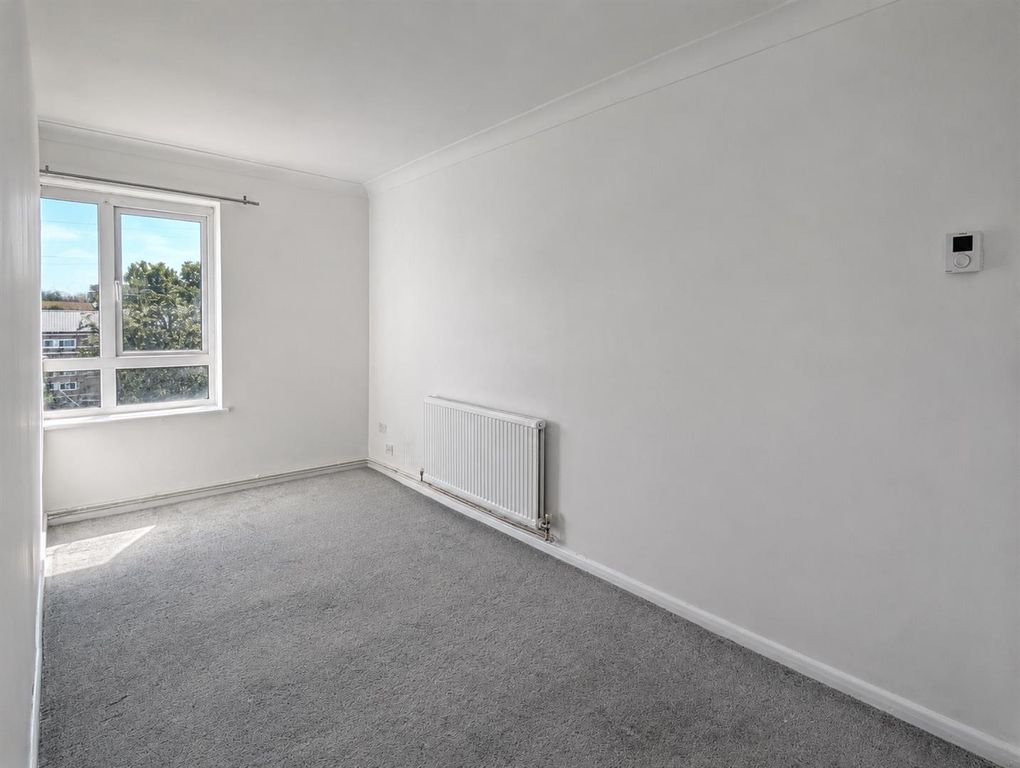 Property photo 3 of 17 1000056985.Png