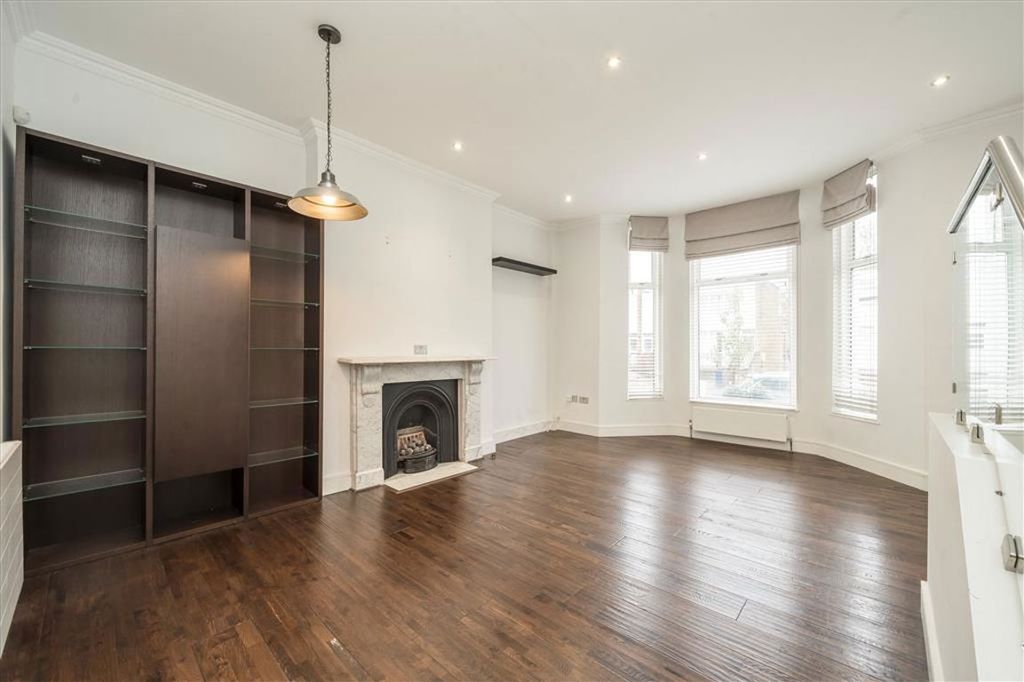 Property photo 2 of 6