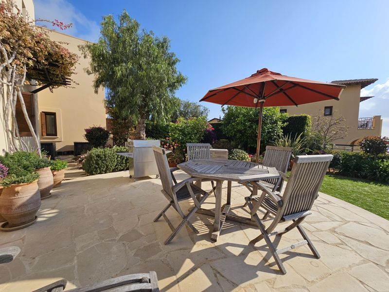 Property photo 3 of 16 Veranda