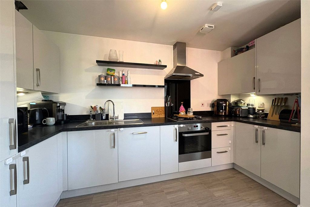 Property photo 3 of 12 Picture No. 10