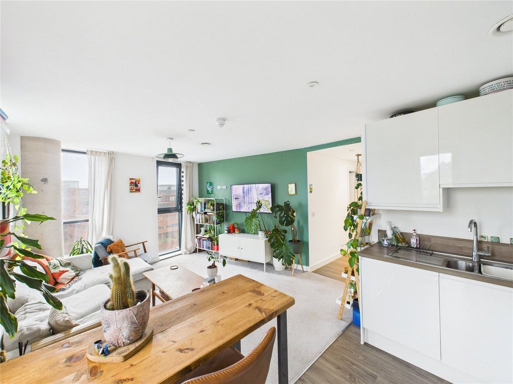 Property photo 2 of 15 Picture No. 13