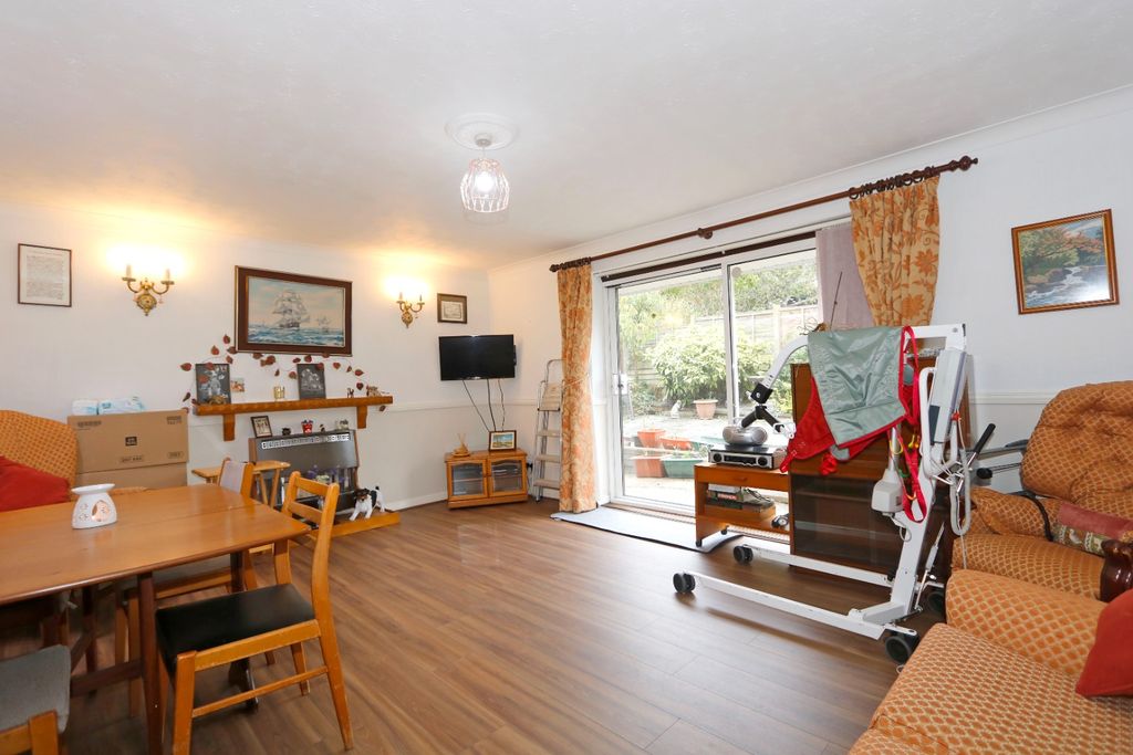 Property photo 2 of 11 3612674