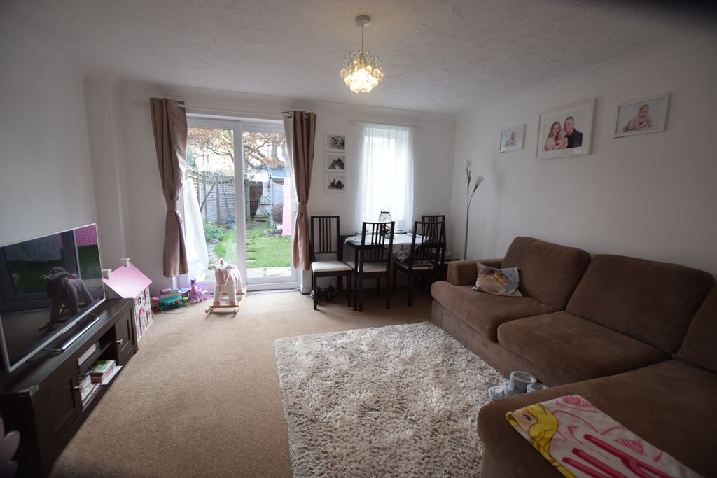 Property photo 3 of 10 Photo 03