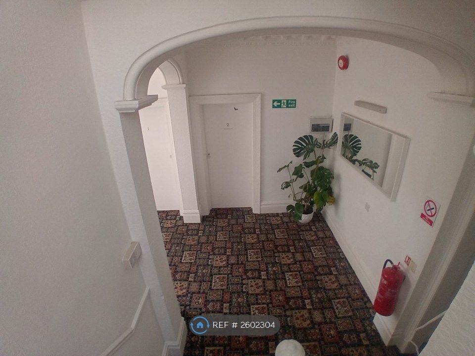 Property photo 3 of 21 Hallway