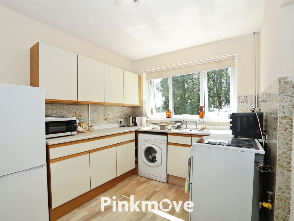 Property photo 2 of 22
