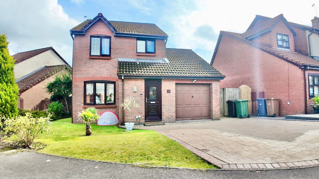 Property photo 1 of 32