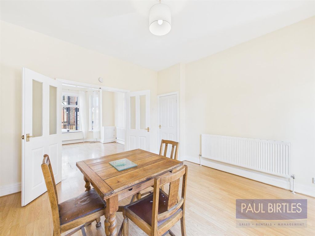 Property photo 2 of 27 Cam04378G0-Pr0308-Still029.Jpg