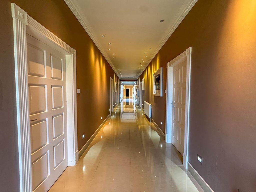 Property photo 2 of 33 Santon Heights (24).Jpg