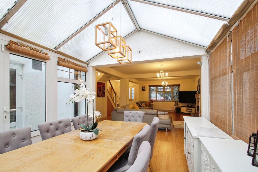 Property photo 3 of 29