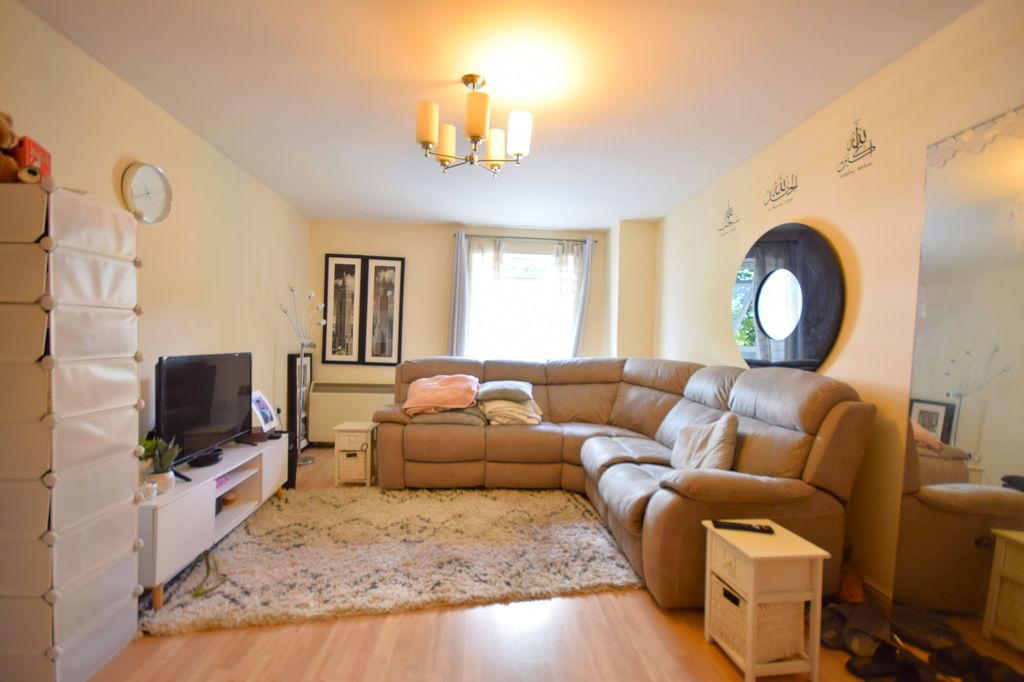 Property photo 3 of 11