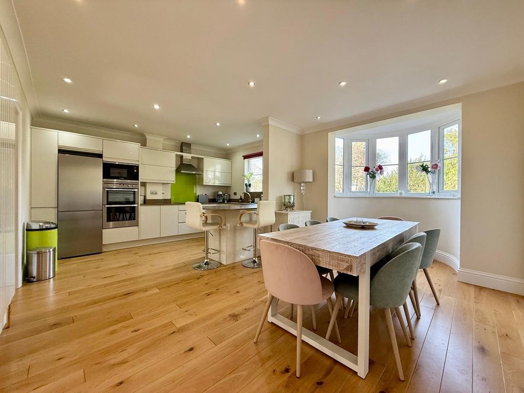 Property photo 3 of 30