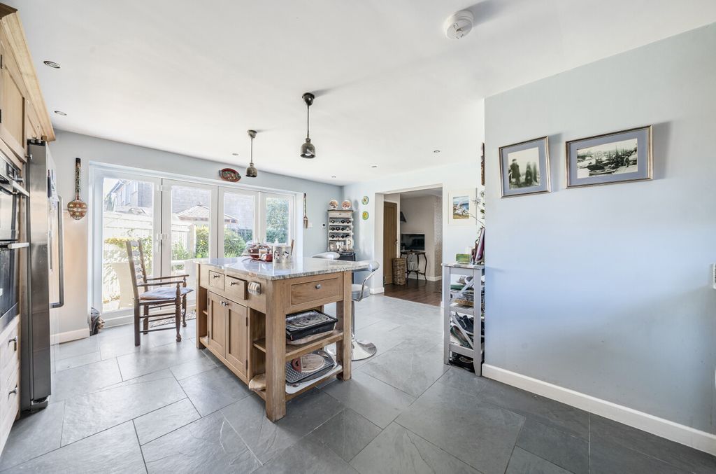 Property photo 3 of 26 1360900-14-68Daab...