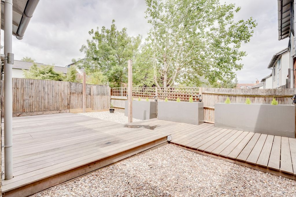 Property photo 2 of 21