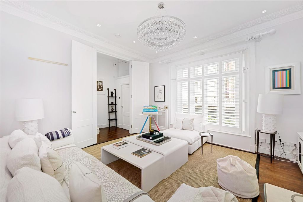 Property photo 3 of 23 37 Lower Belgrave Street Hi-14.Jpg