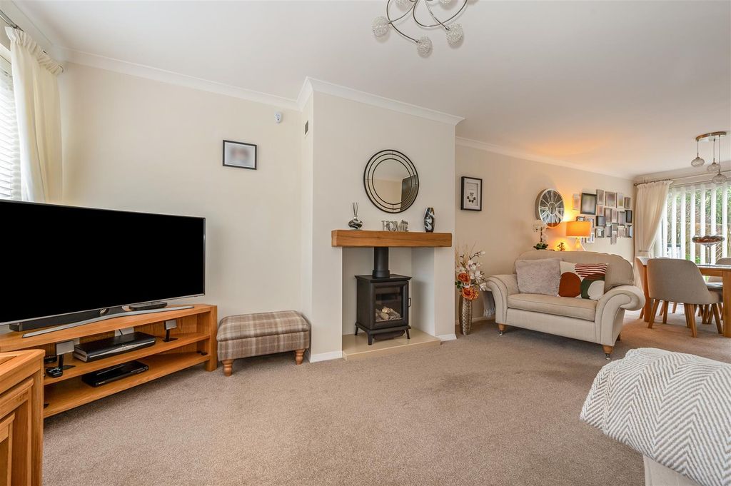 Property photo 2 of 23 Sitting / Dining Room