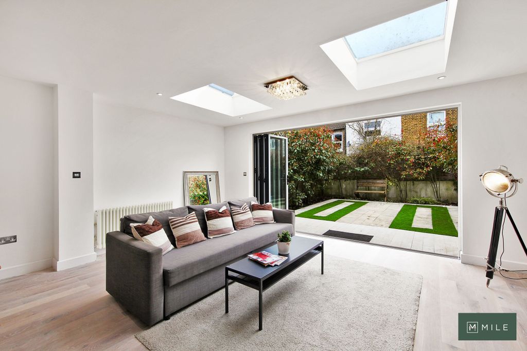Property photo 3 of 19 5 St. Margarets Road - Lfzay1R33Aavg748Pzqw