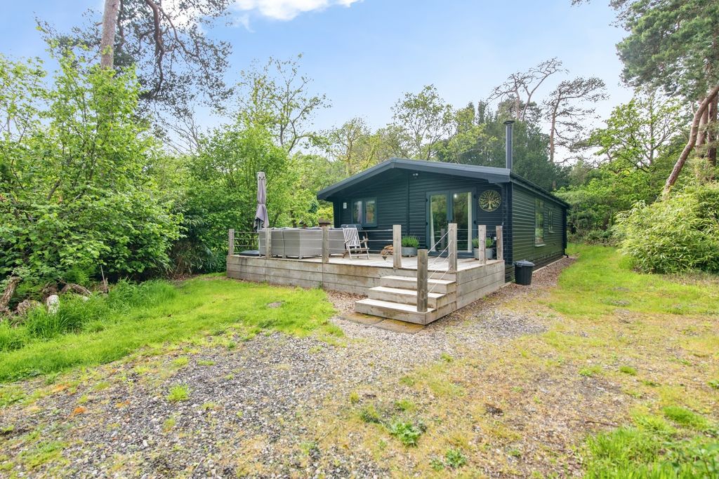 Property photo 1 of 20 Front
