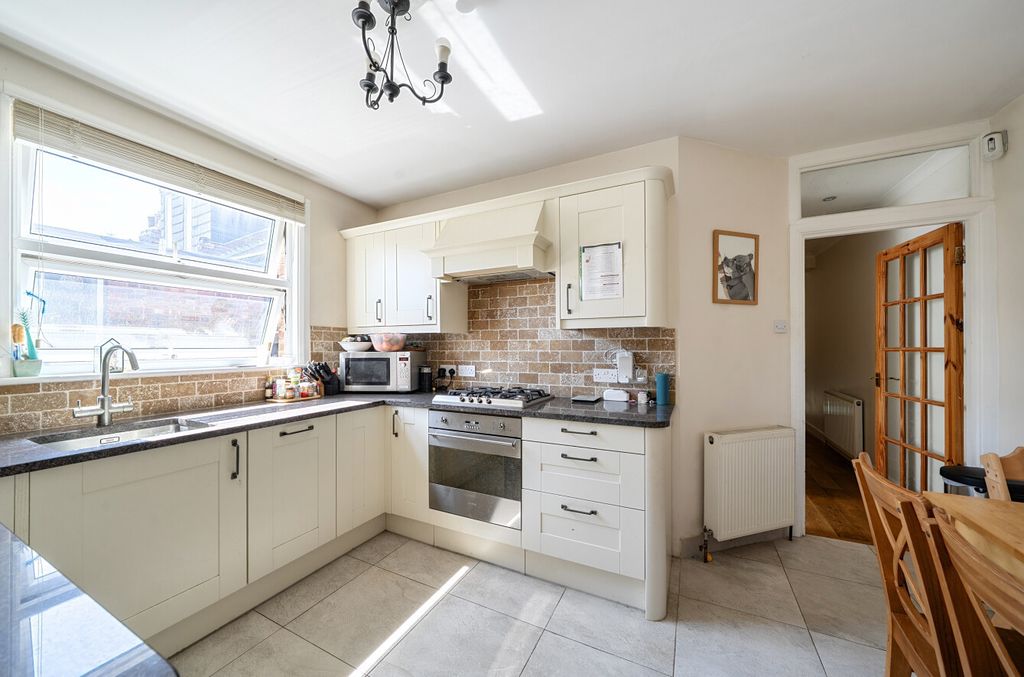 Property photo 3 of 16 1486466-17-6A4B9B...