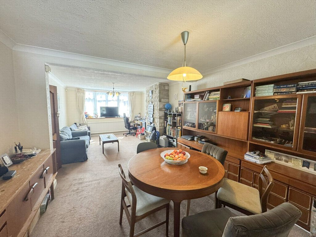 Property photo 2 of 11 Photo 2