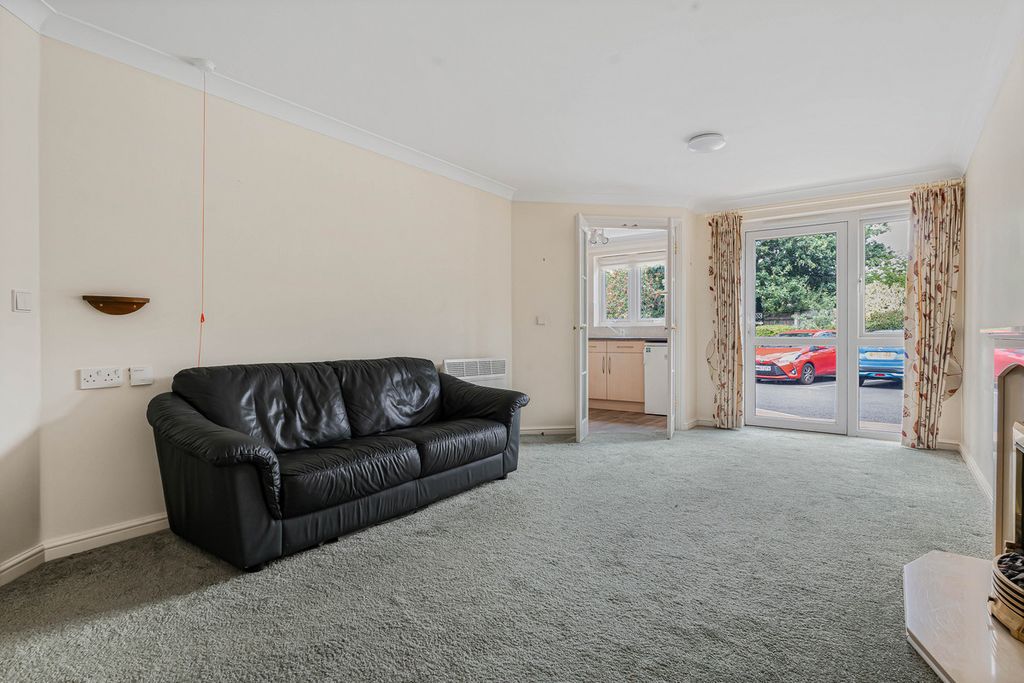 Property photo 2 of 8
