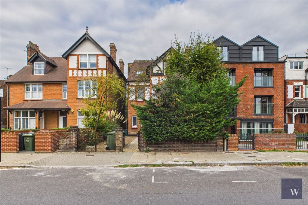 Property photo 3 of 19 Picture No. 02