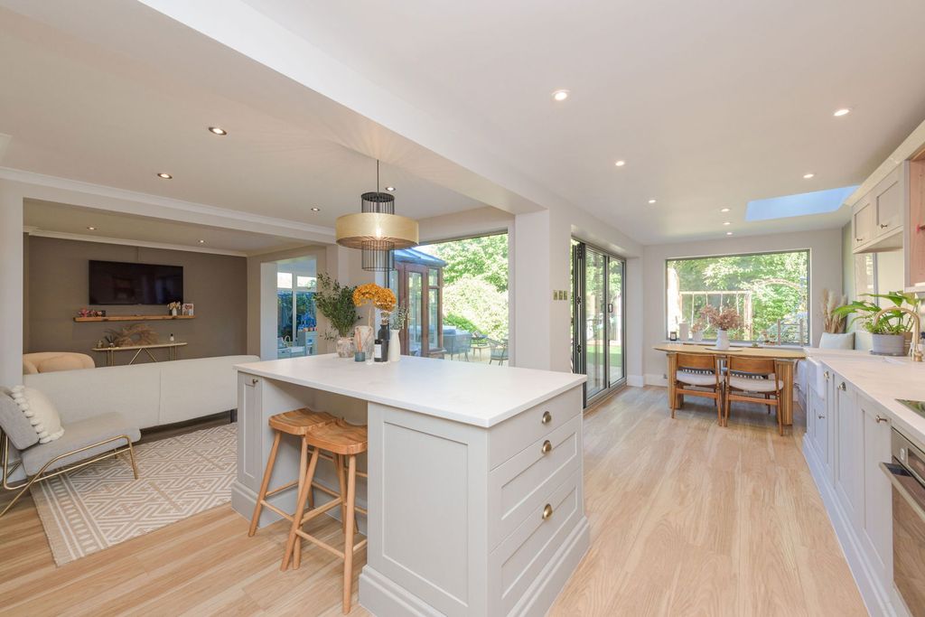 Property photo 2 of 38