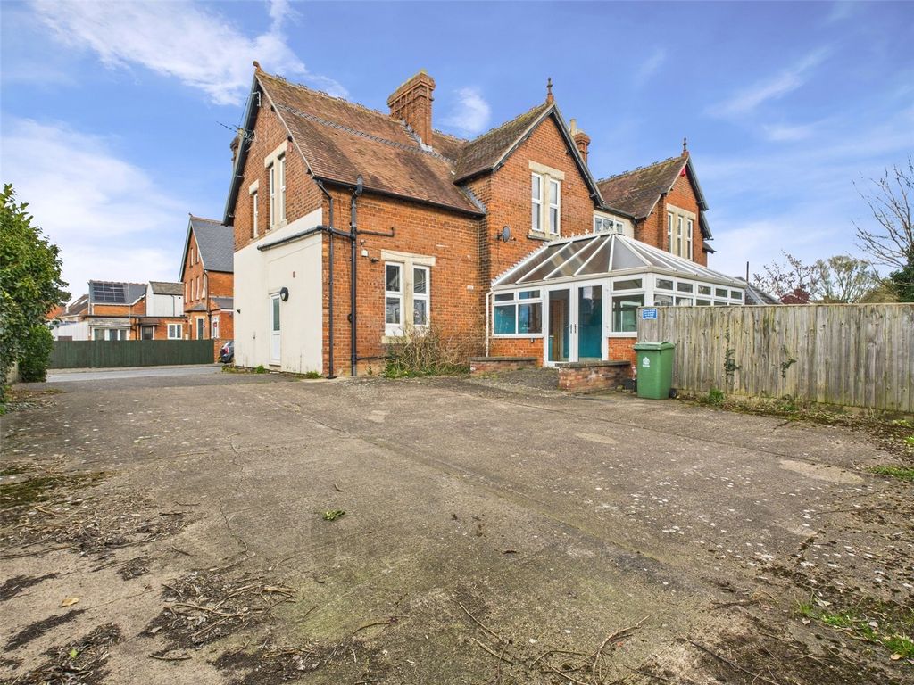 Property photo 3 of 19 Picture No. 12