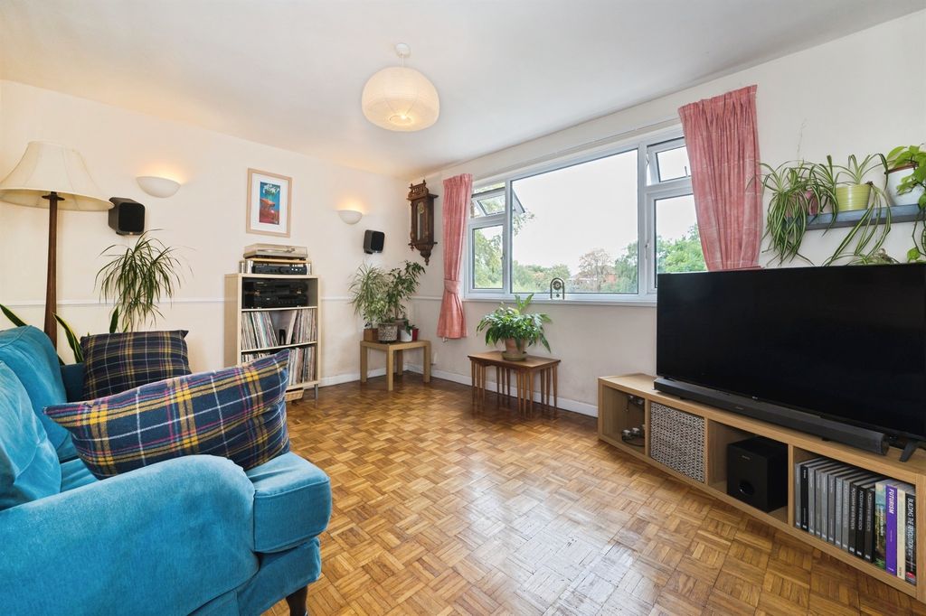 Property photo 3 of 17