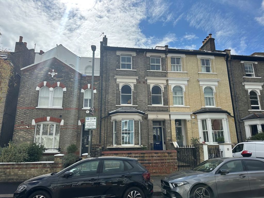 Property photo 2 of 11