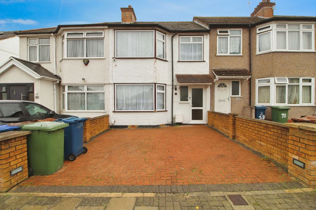 Property photo 1 of 19 Four Bedroom Terraced House To Rent