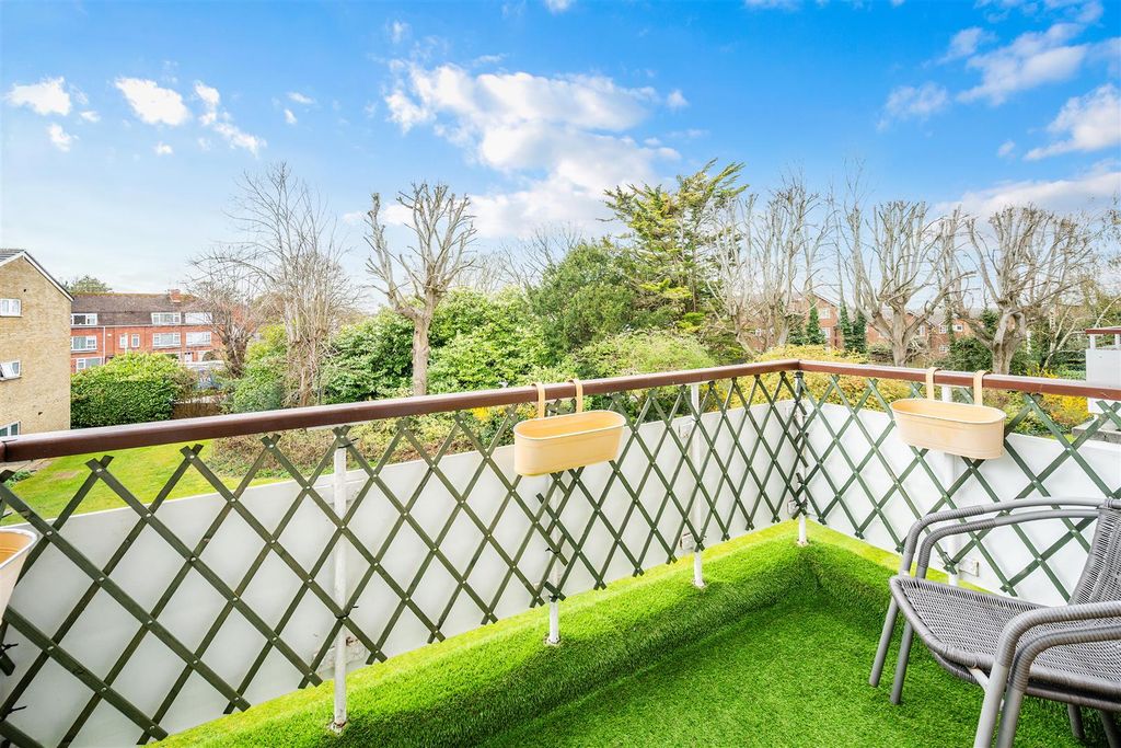 Property photo 2 of 14 Well House , 31 (11).Jpg