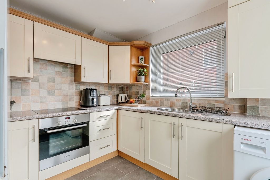 Property photo 2 of 20 Pbox-Img.Jpg