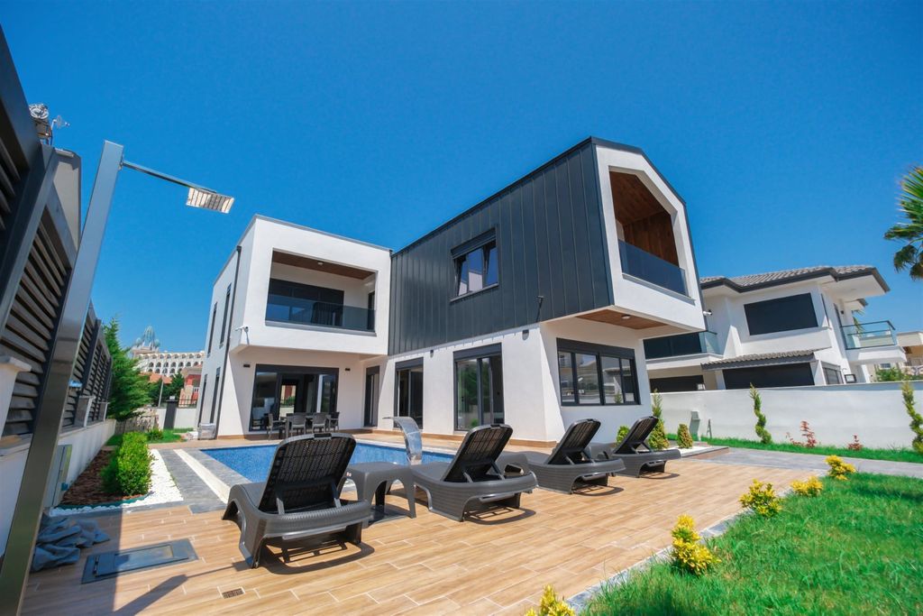 Property photo 1 of 24 Glamorous Villa For Sale In Belek With Luxury Private Facilities - A Superb Villa With Private Facilities