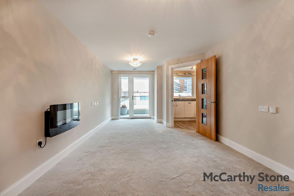 Property photo 3 of 38 8667783-Interior12-800.Jpg