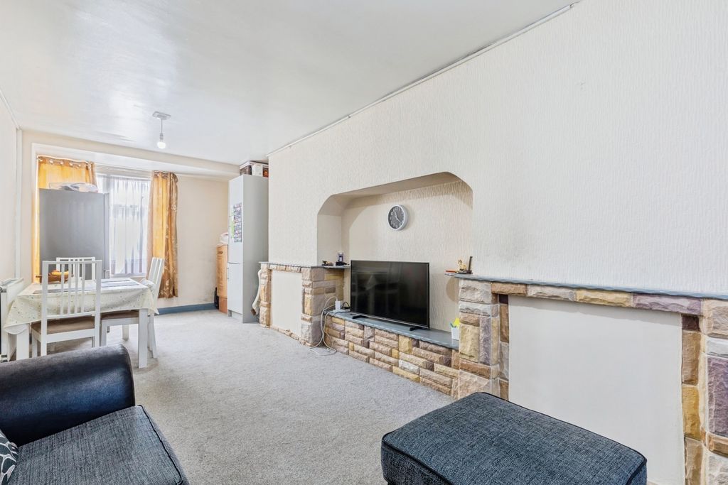 Property photo 3 of 20 Pbox-Img.Jpg