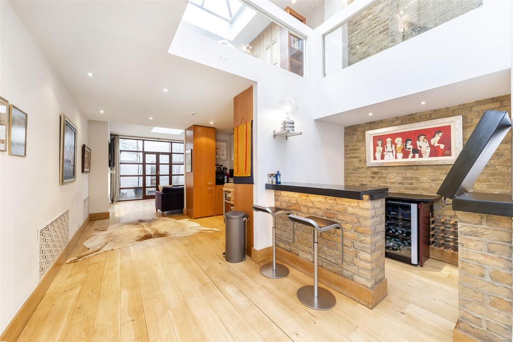 Property photo 1 of 30 Helliwell &amp; Co