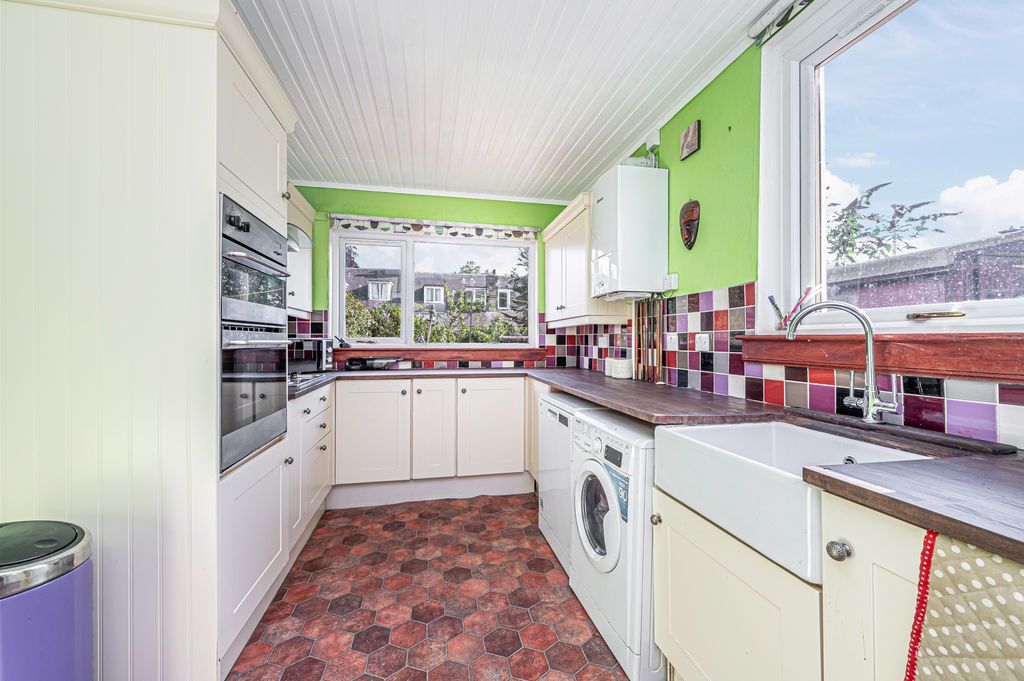 Property photo 2 of 24 Kitchen