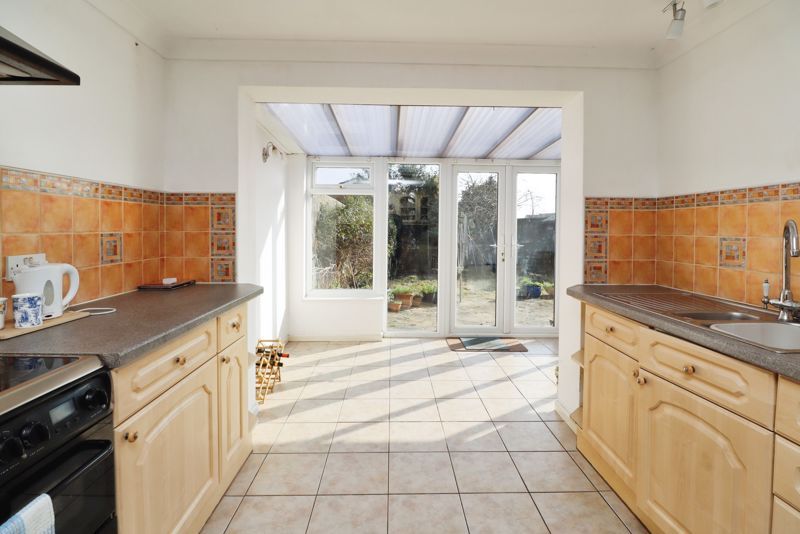 Property photo 3 of 18 Seaview Road