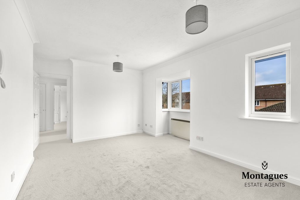 Property photo 2 of 15 Photo 8