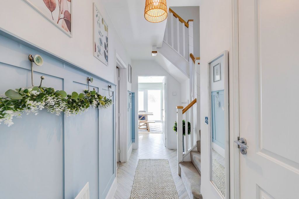 Property photo 3 of 38