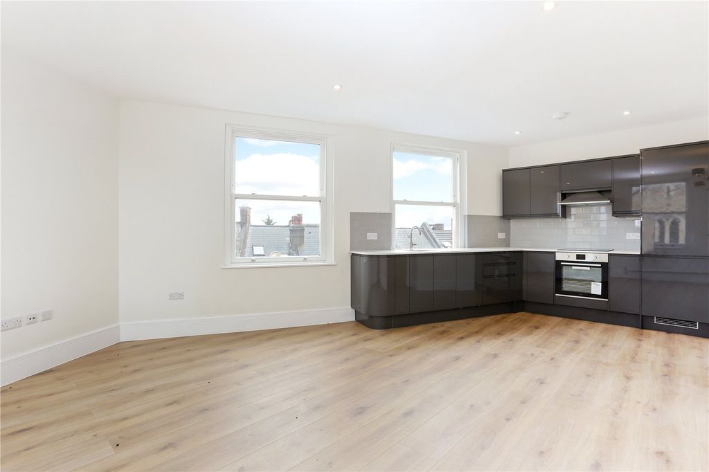 Property photo 2 of 10 Picture No. 21