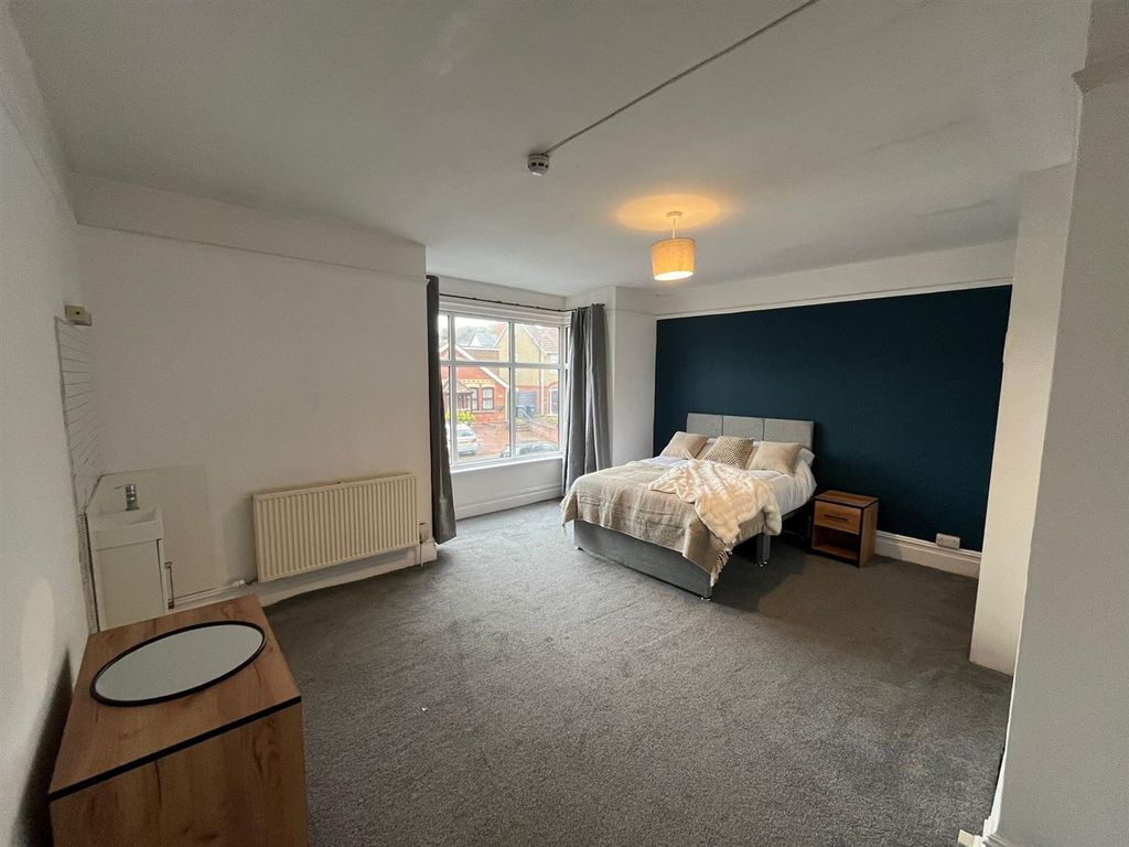 Property photo 1 of 10 4d15Fcac-A0d4-4A7A-93d1-A1d57c113B7F.Jpg