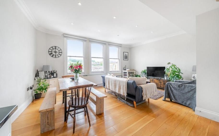 Property photo 1 of 7 16 Sutherland 1 04.11.Png