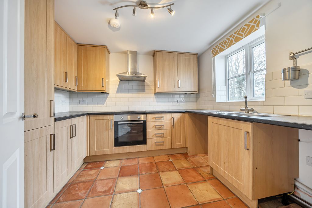 Property photo 3 of 21 Kitchen